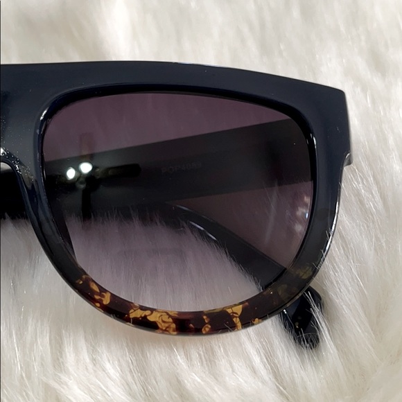 2 for $22 mix Sunglasses - Picture 4 of 5